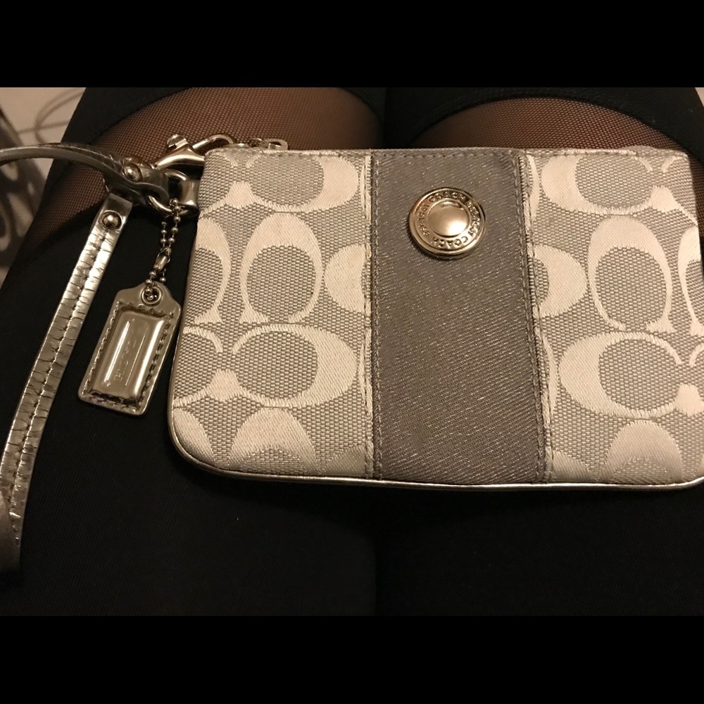 Coach wristlet wallet
